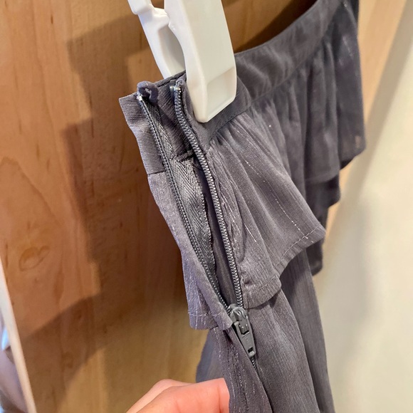 HM Ladies Sparkle Grey Mini Skirt size 6 side zip - Picture 3 of 3